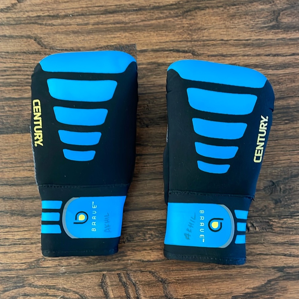 Century Taekwondo boys gloves